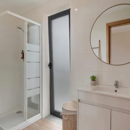 Casinha Dos Canhas By An Island