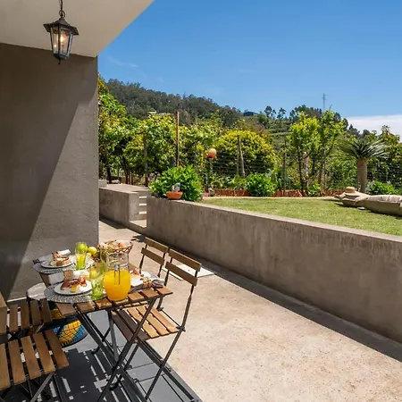 Casinha Dos Canhas By An Island