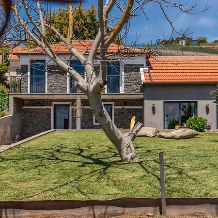 Tatil Evi Casinha Dos Canhas By An Island
