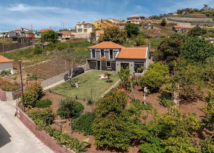 Tatil Evi Casinha Dos Canhas By An Island