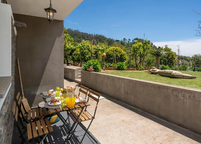 Casinha Dos Canhas By An Island